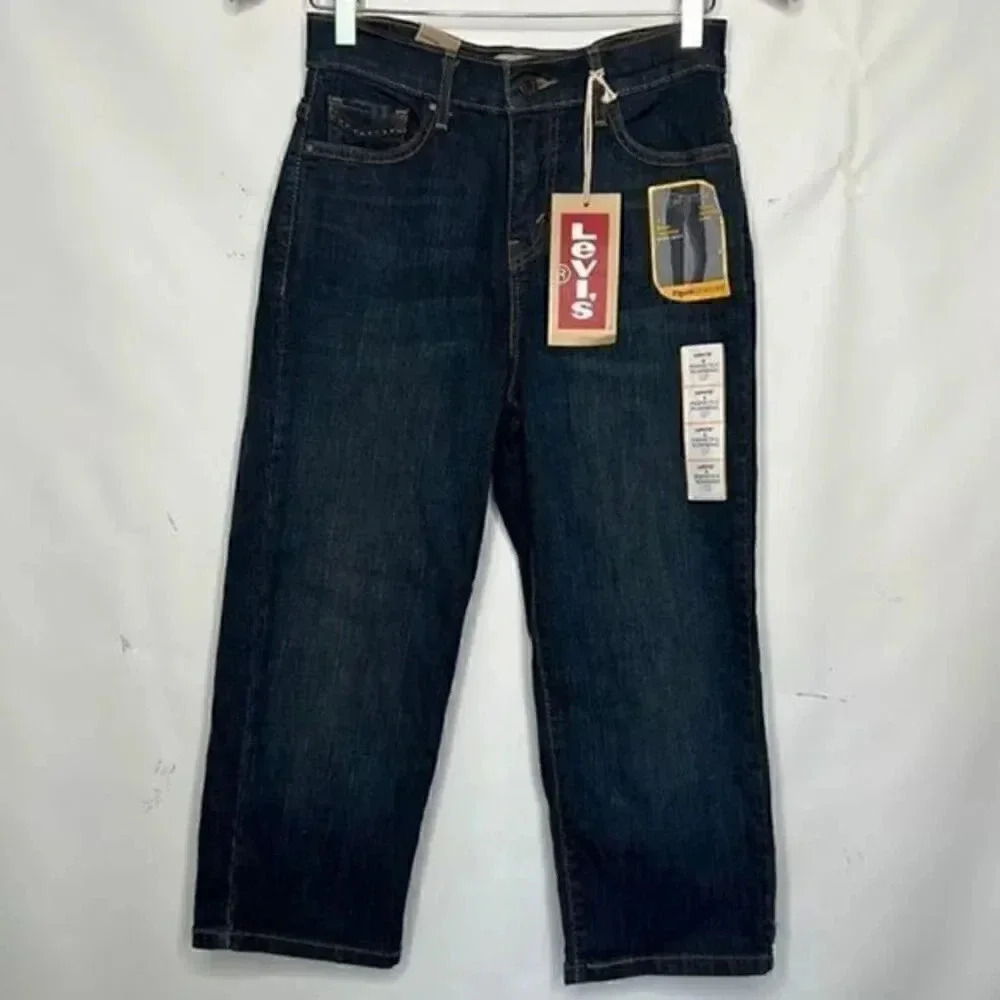 Levi’s 512 NWT figure butt enhancing capris size 6